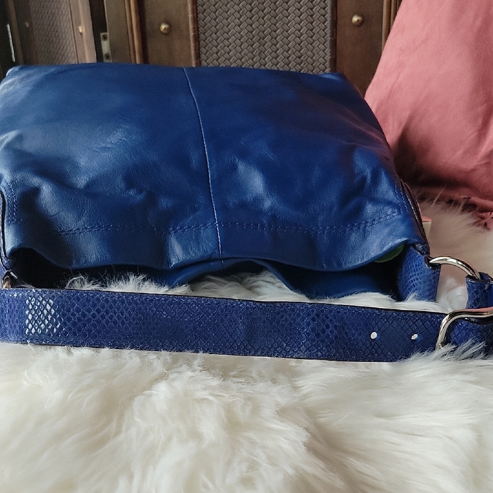 Coach Penelope Shoulder Bag - Picture 7 of 10